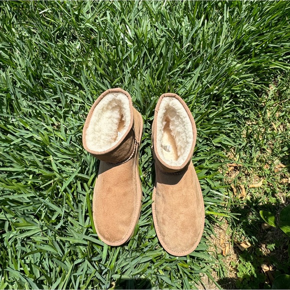 UGG🍂🍁Mini Classic II chestnut Size 11 women - Picture 12 of 13